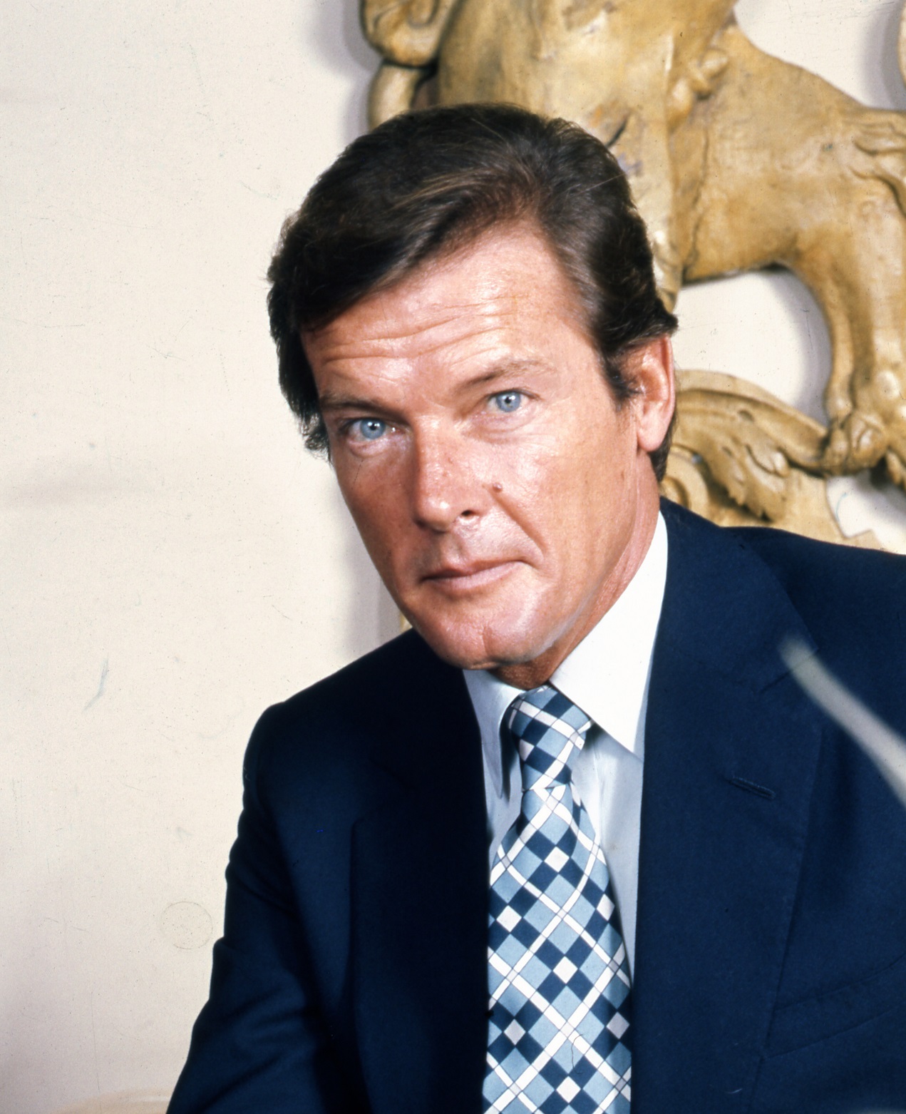 Roger Moore - słynny James Bond odszedł w wieku 89 lat ...